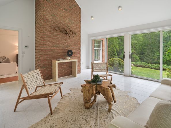 650 Laurel Road, New Canaan CT 06840