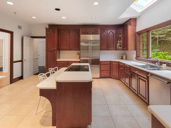 650 Laurel Road, New Canaan CT 06840
