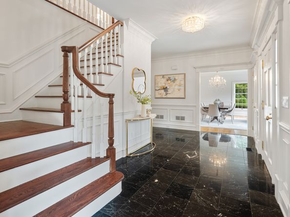 650 Laurel Road, New Canaan CT 06840