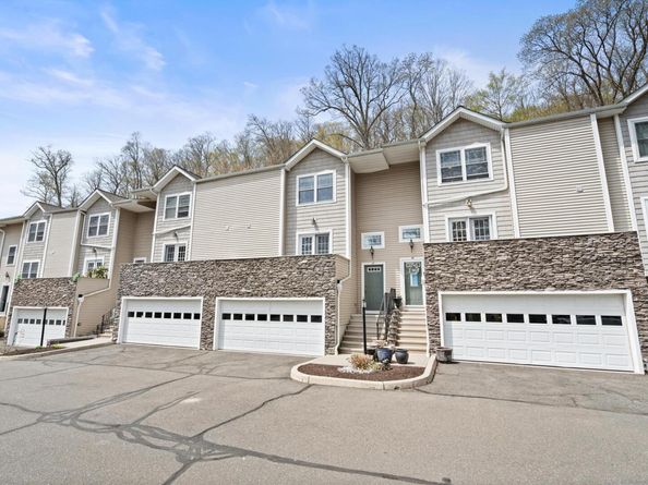 68 Stetson Place 68, Danbury CT 06811