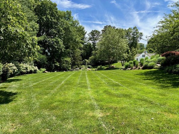 1084 Sturges Highway, Fairfield CT 06880