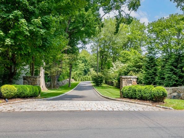 1084 Sturges Highway, Fairfield CT 06880