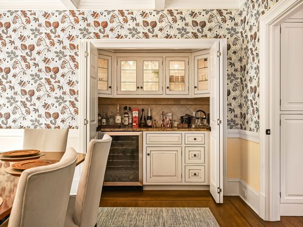 1084 Sturges Highway, Fairfield CT 06880