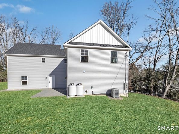 100 Tashua Road, Trumbull CT 06611