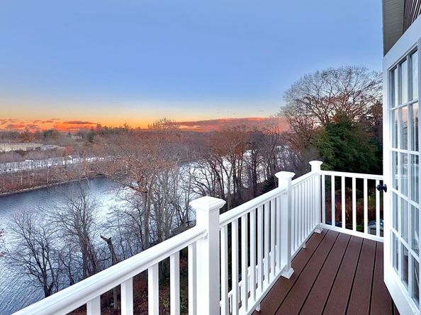 112 River Road, Shelton CT 06484