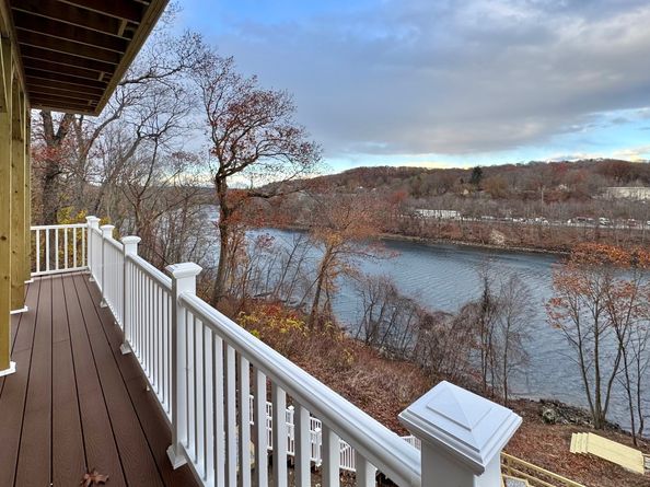 112 River Road, Shelton CT 06484