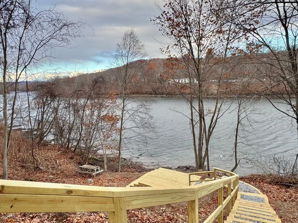 112 River Road, Shelton CT 06484