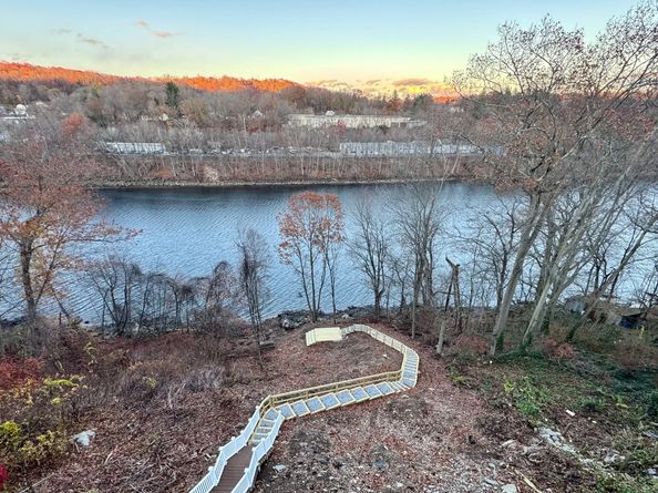 112 River Road, Shelton CT 06484