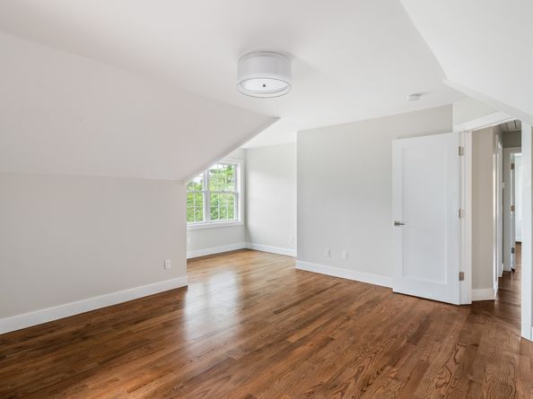 6 Walnut Ridge Court, Stamford CT 06905