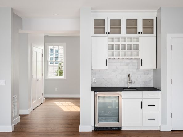 6 Walnut Ridge Court, Stamford CT 06905