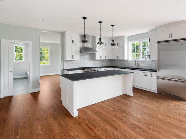 6 Walnut Ridge Court, Stamford CT 06905