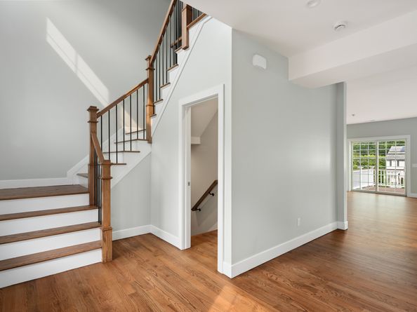 6 Walnut Ridge Court, Stamford CT 06905