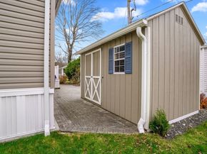 53 Greenlawn Drive, Danbury CT 06810