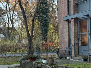 160 Fairfield Woods Road APT 35, Fairfield CT 06825