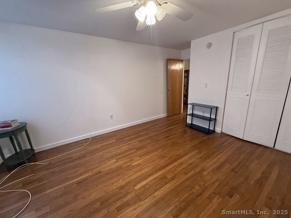 160 Fairfield Woods Road APT 35, Fairfield CT 06825