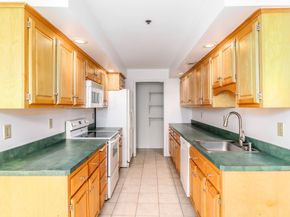 27 Rollingwood Drive 27, Brookfield CT 06804