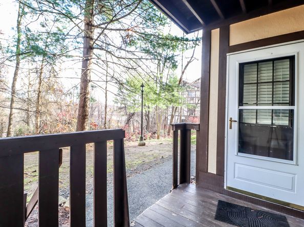 27 Rollingwood Drive 27, Brookfield CT 06804