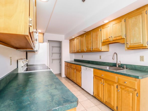 27 Rollingwood Drive 27, Brookfield CT 06804