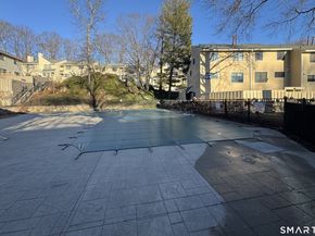 206 Sunrise Hill Road 206, Norwalk CT 06851