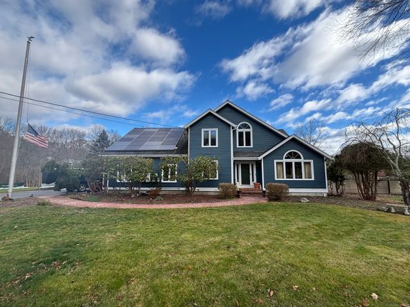 33 Walnut Tree Hill Road, Shelton CT 06484