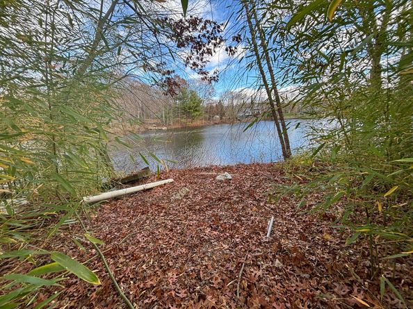 33 Walnut Tree Hill Road, Shelton CT 06484