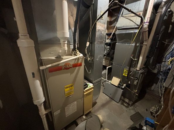 33 Walnut Tree Hill Road, Shelton CT 06484