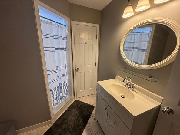 33 Walnut Tree Hill Road, Shelton CT 06484