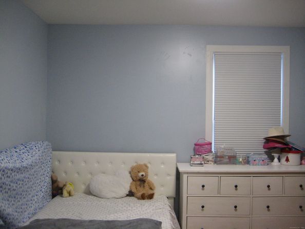 90 Tom Thumb Street, Bridgeport CT 06606