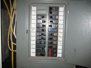 90 Tom Thumb Street, Bridgeport CT 06606