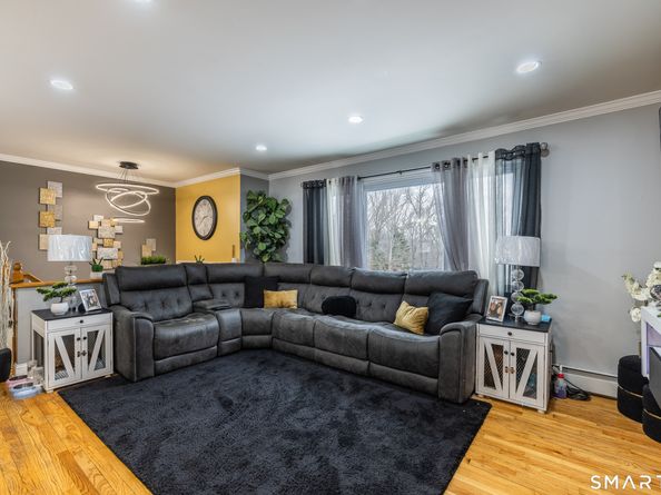 6 Chaucer Drive, Shelton CT 06484