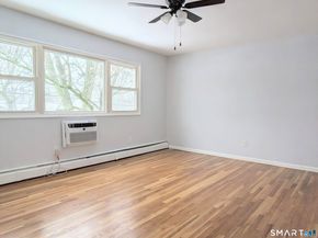 15 Cherry Hill Drive 2A, Bridgeport CT 06606