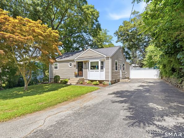 31 Sunset Drive, Shelton CT 06484