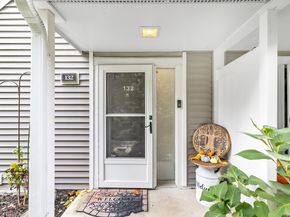 132 Country Place 132, Shelton CT 06484