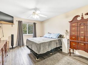 132 Country Place 132, Shelton CT 06484