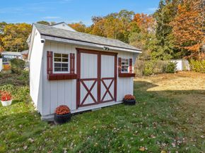 7 Lycett Court, Norwalk CT 06850