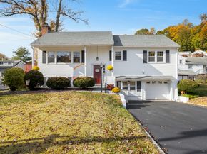 7 Lycett Court, Norwalk CT 06850