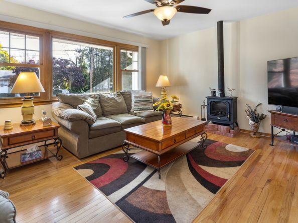 7 Lycett Court, Norwalk CT 06850