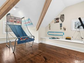 42 Hillcrest Road, New Canaan CT 06840