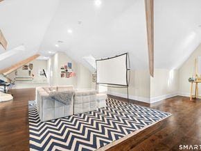 42 Hillcrest Road, New Canaan CT 06840