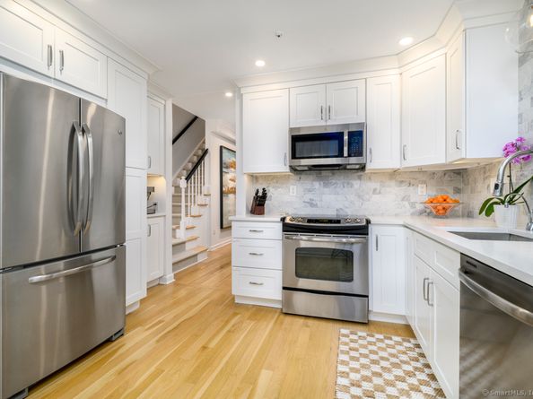 17 Pine Brook Lane 17, Darien CT 06820