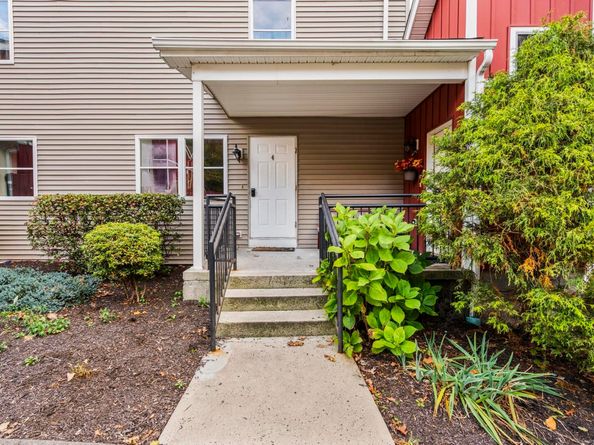 23 Scuppo Road APT 34, Danbury CT 06811