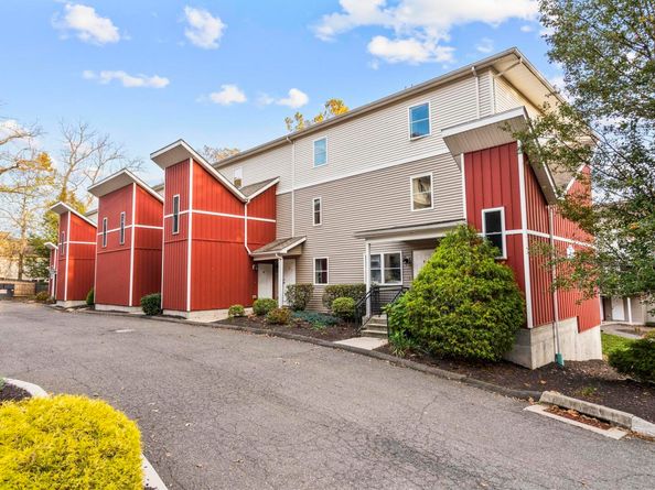 23 Scuppo Road APT 34, Danbury CT 06811