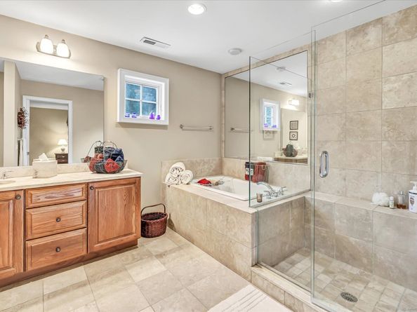 26 Bunker Hill Circle 26, Shelton CT 06484