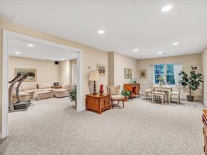 26 Bunker Hill Circle 26, Shelton CT 06484