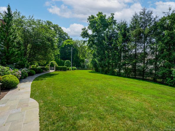 19 Georgian Lane, Darien CT 06820