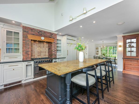 19 Georgian Lane, Darien CT 06820