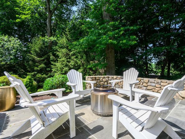 19 Georgian Lane, Darien CT 06820