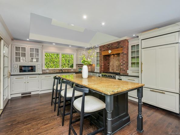 19 Georgian Lane, Darien CT 06820