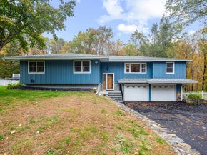 44 Obtuse Road N, Brookfield CT 06804