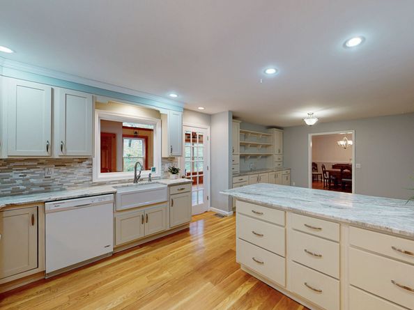 44 Obtuse Road N, Brookfield CT 06804